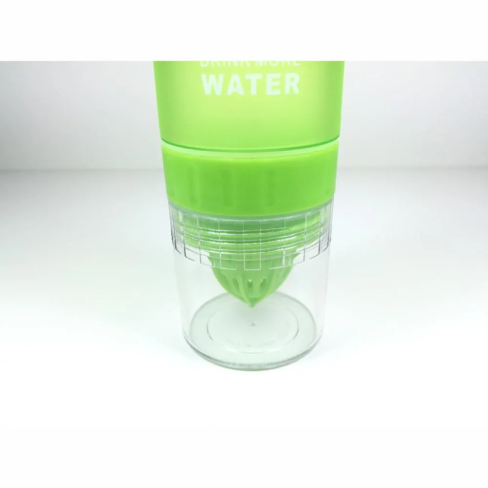 trinkflasche-gruen-650ml-frucht-infusion-zitruspresse-isotonisch-tritan-bpa-frei-detail3.jpg